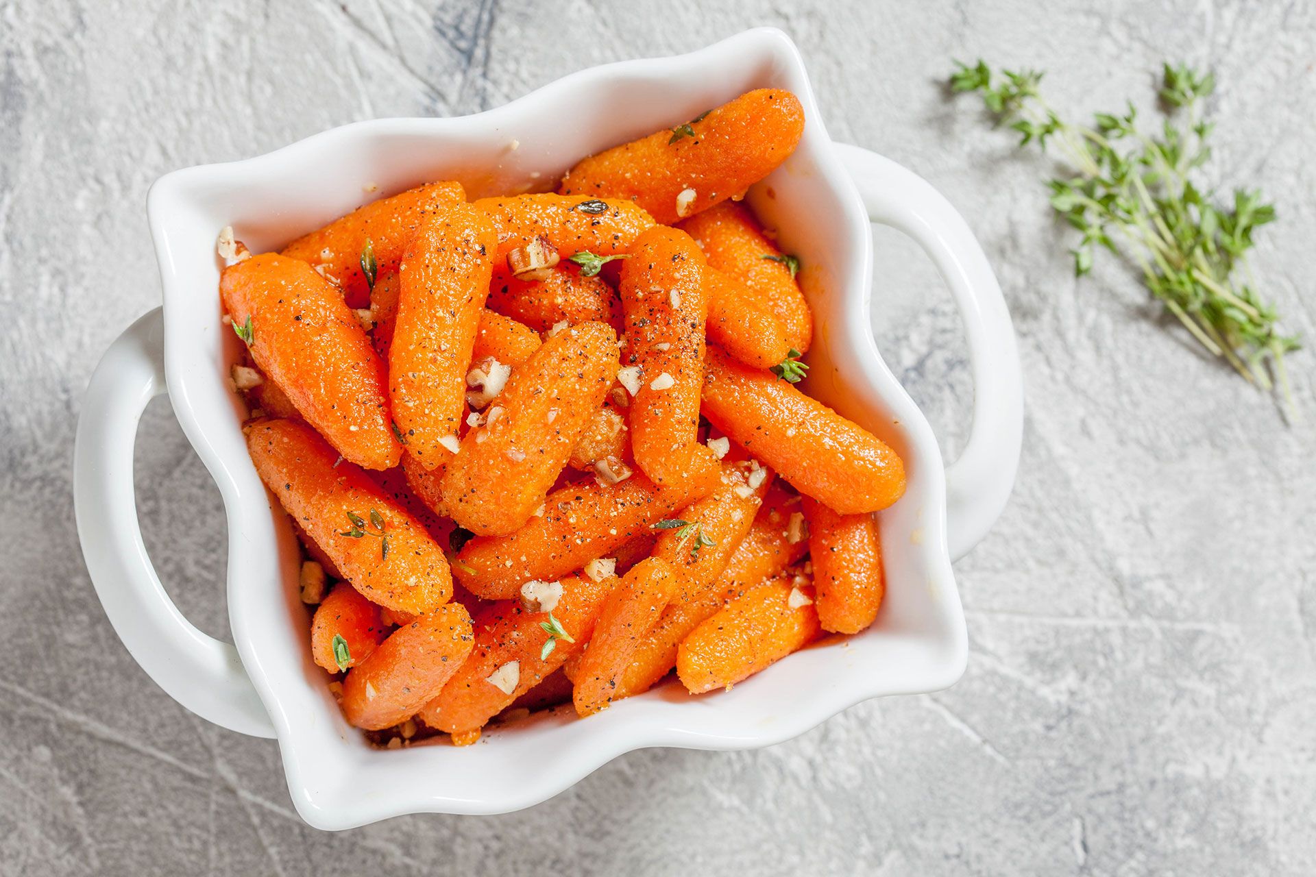 Pieczona marchewka - dlaczego warto ją jeść?