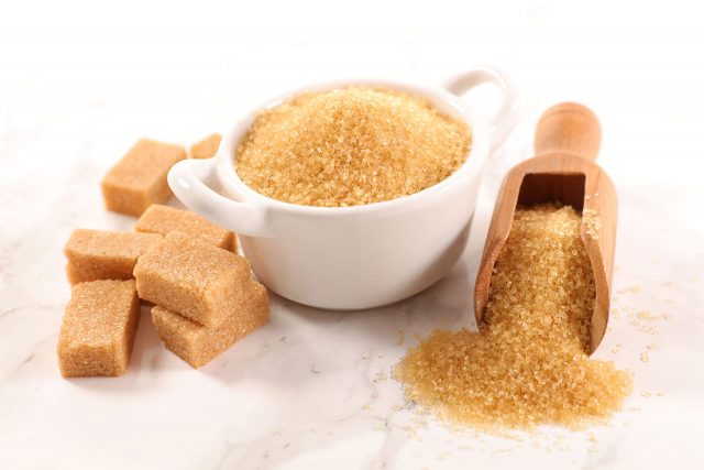 Cukier trzcinowy – co to za produkt?