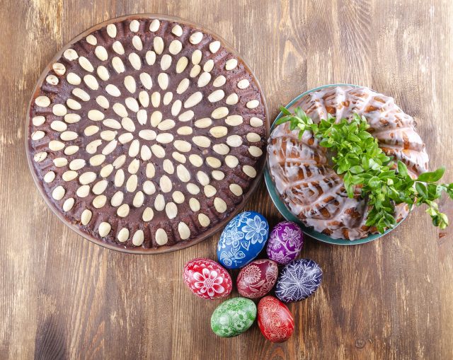 Ciasta wielkanocne – ciekawe pomysły na desery na Wielkanoc