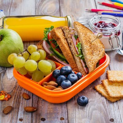 Lunchbox na piątkę, czyli jak skomponować dziecku posiłek do szkoły